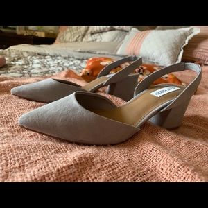 Steve Madden 7, grey suede sling back